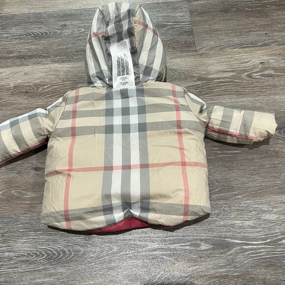 Burberry Baby London Check Pink Reversible Puffer Size 6 Months - Picture 9 of 9